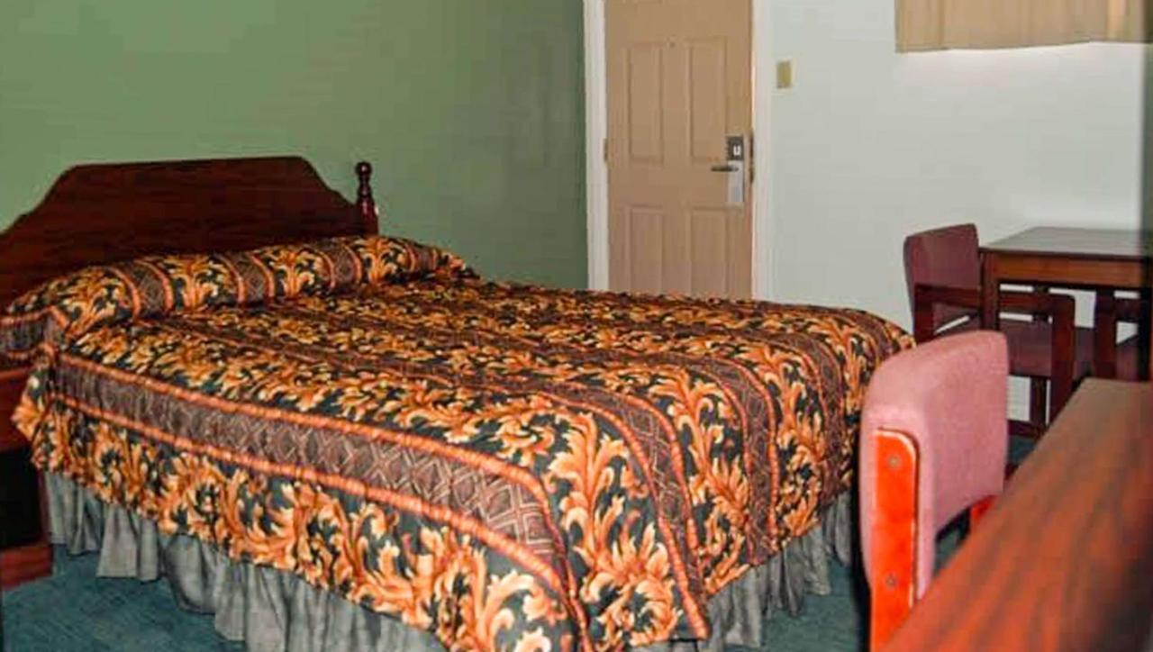 American Inn & Suites Чилдресс Экстерьер фото
